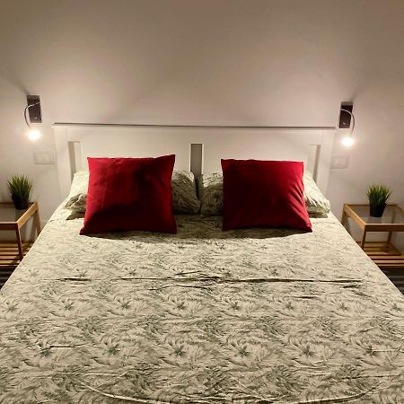Pisani Apartment Бари Екстериор снимка