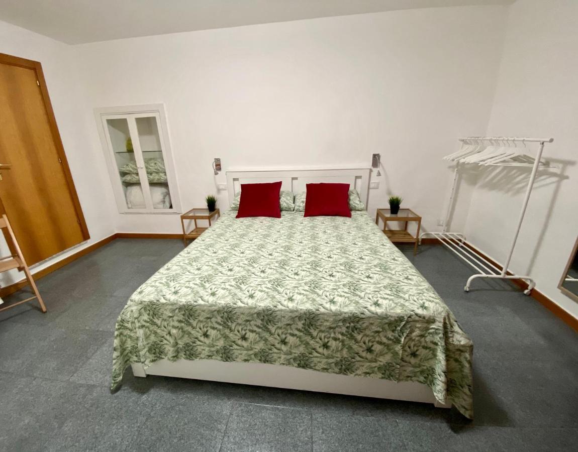 Pisani Apartment Бари Екстериор снимка