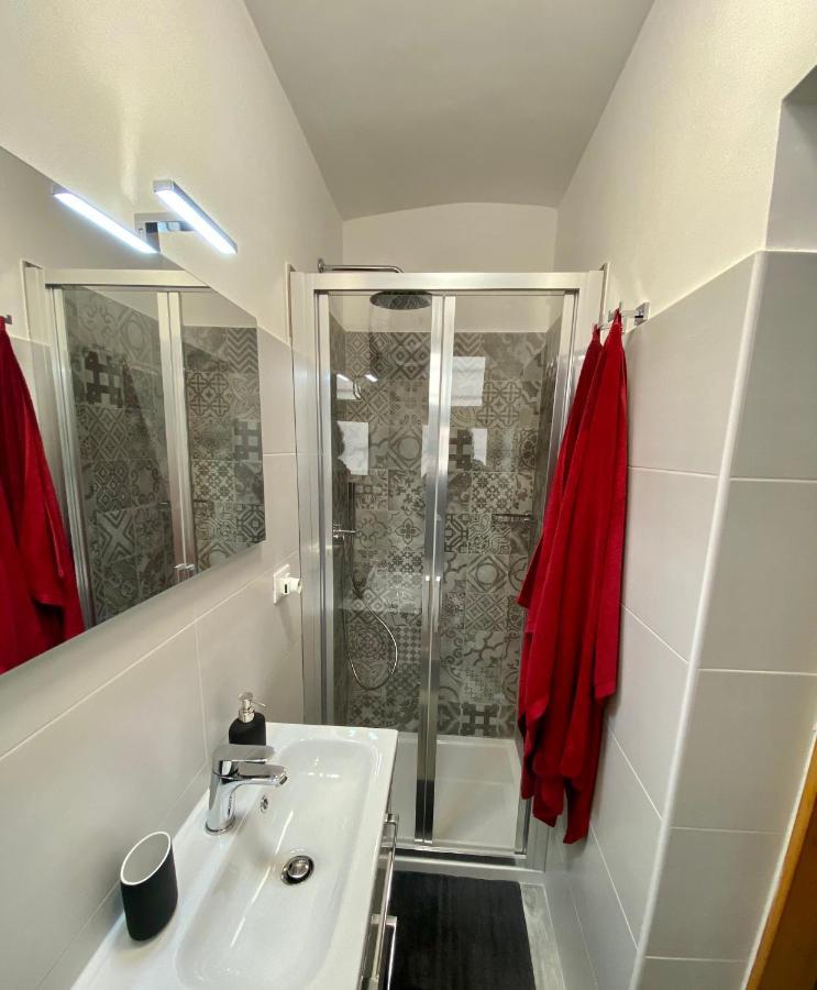 Pisani Apartment Бари Екстериор снимка