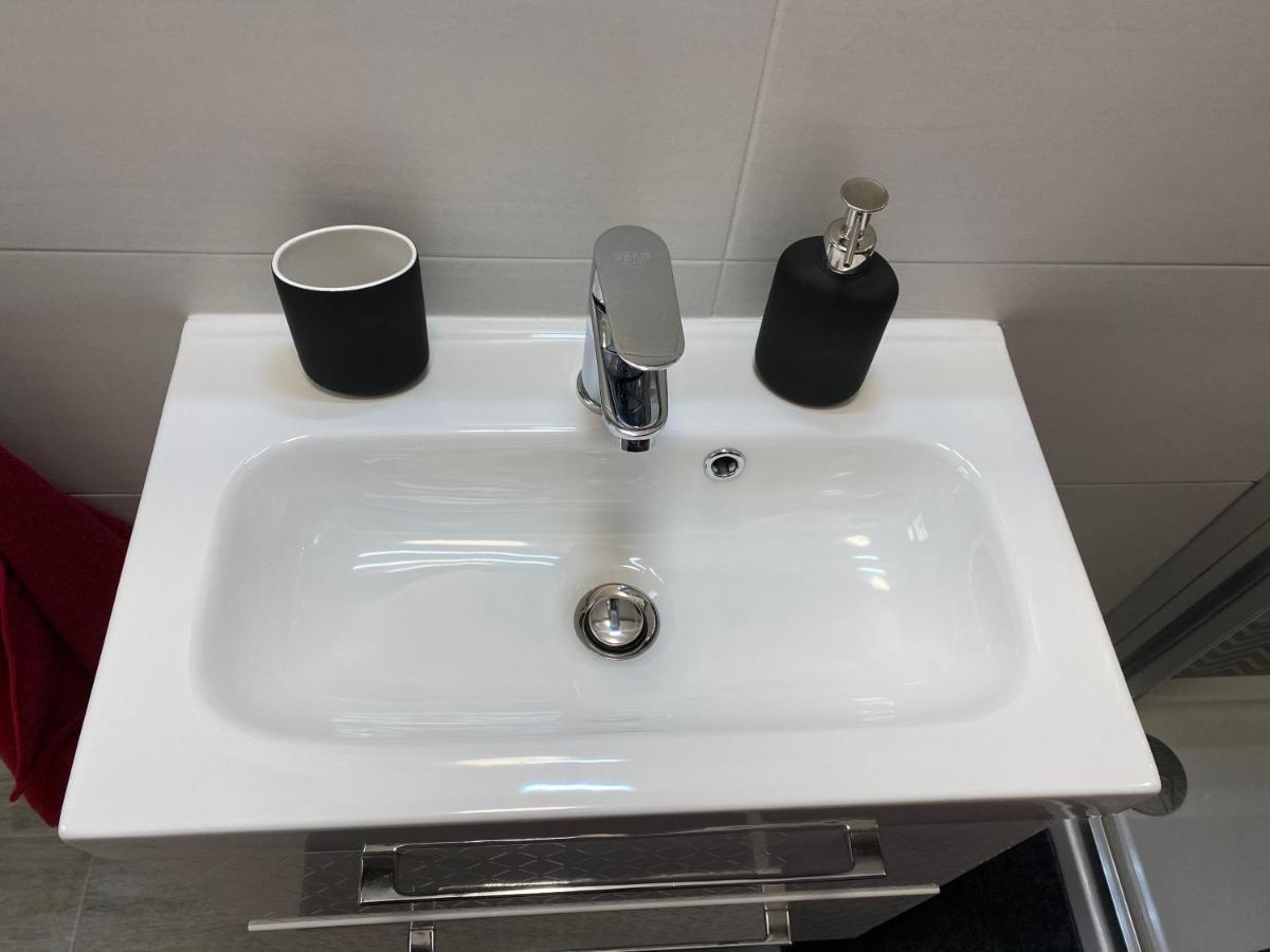 Pisani Apartment Бари Екстериор снимка