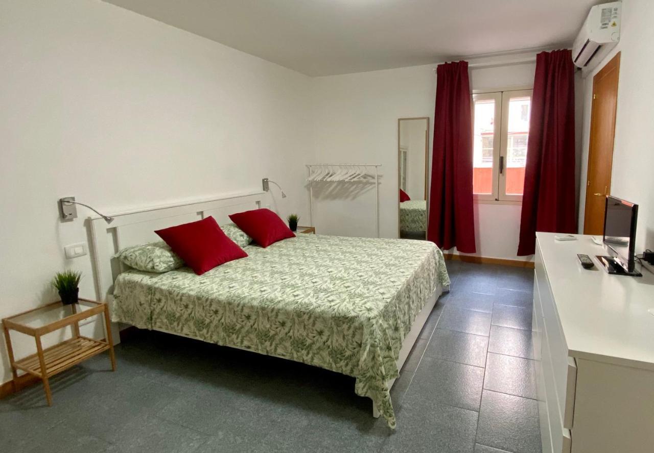 Pisani Apartment Бари Екстериор снимка